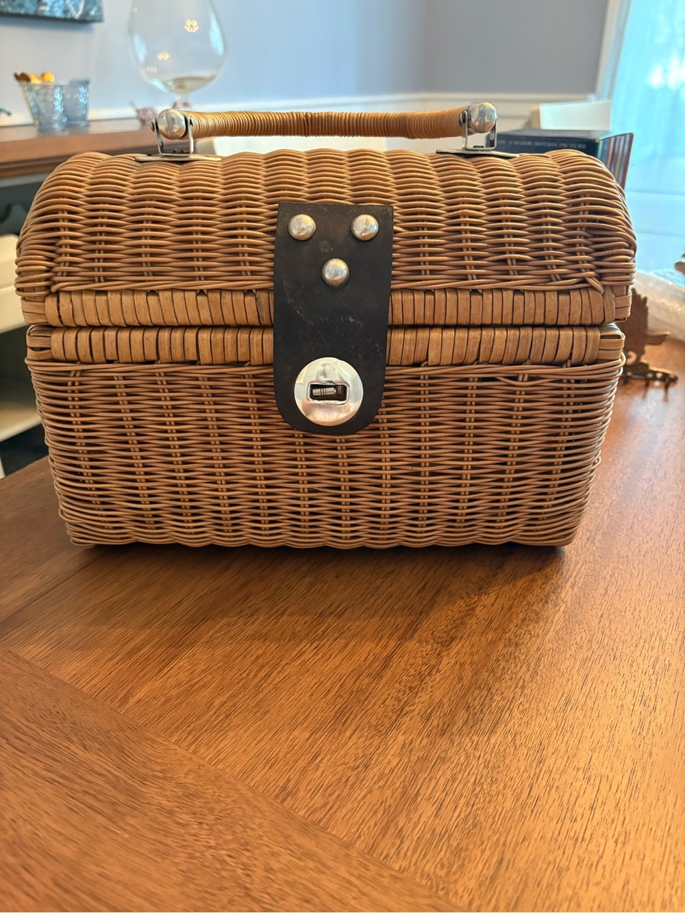 1950’s Kingwillow picnic basket.